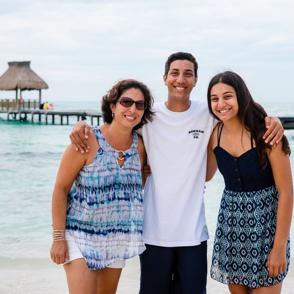 Meet your Posher, Nancy M (diamondmnm) since 3/13 - Picture 2 of 5